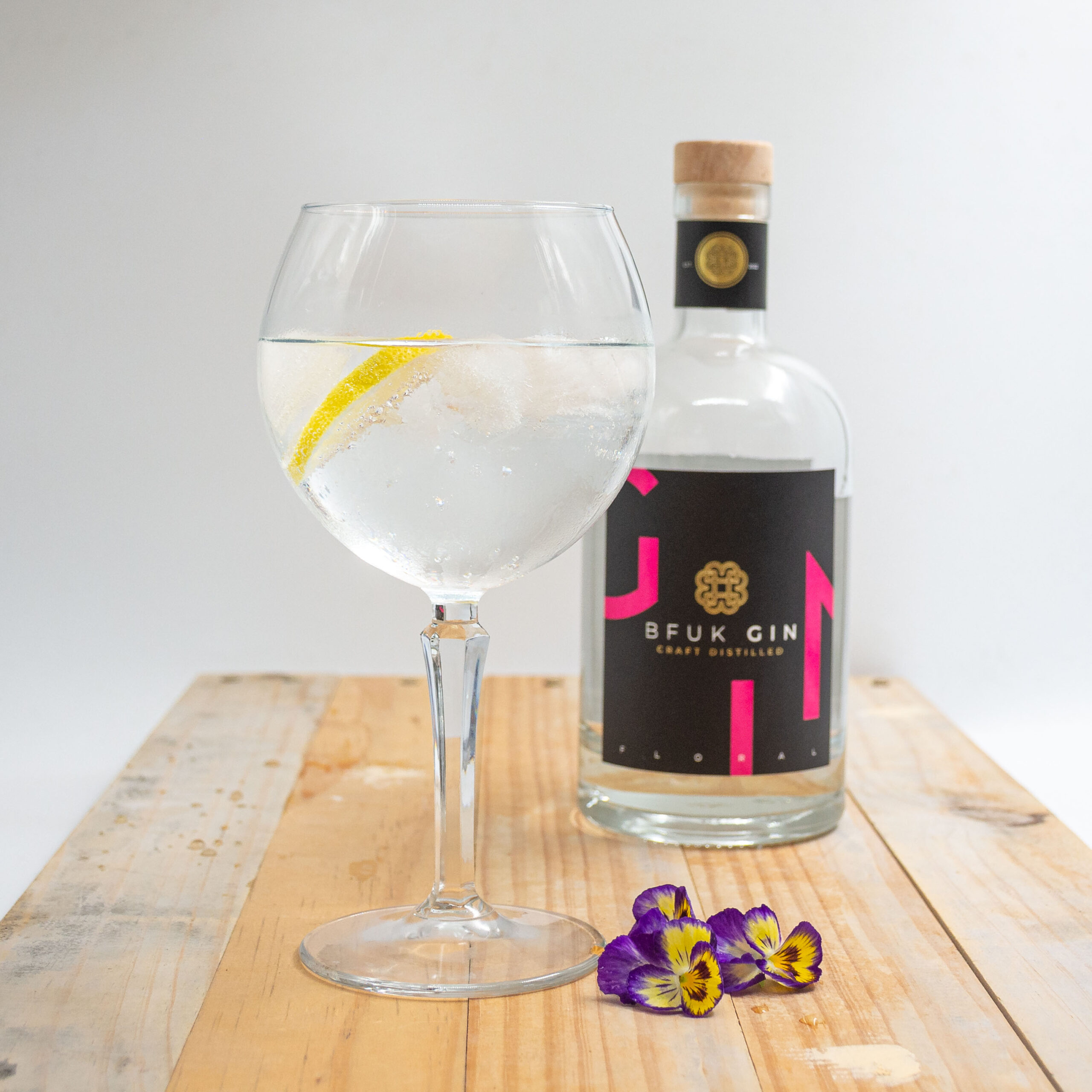 How to choose the right gin glass
